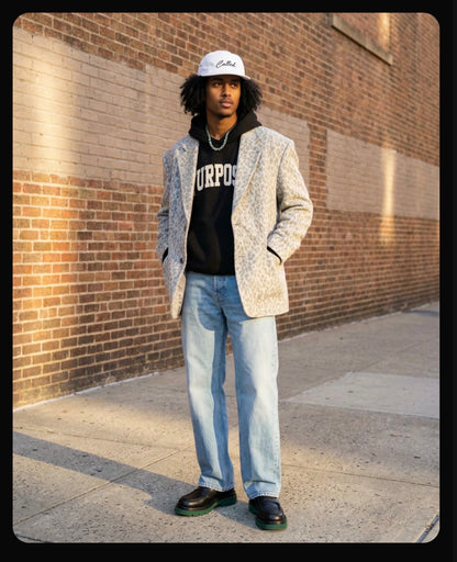 LIVE WORTHY OF THE CALLING HOODIE – CORE BLACK